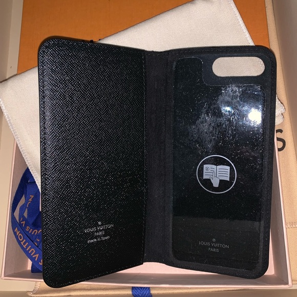Louis Vuitton iPhone 7+ folio case - Picture 3 of 6